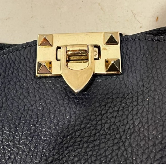 Valentino Garavani Rockstud Flip Lock
Messenger Bag Medium Navy Blue Leather - Picture 11 of 12